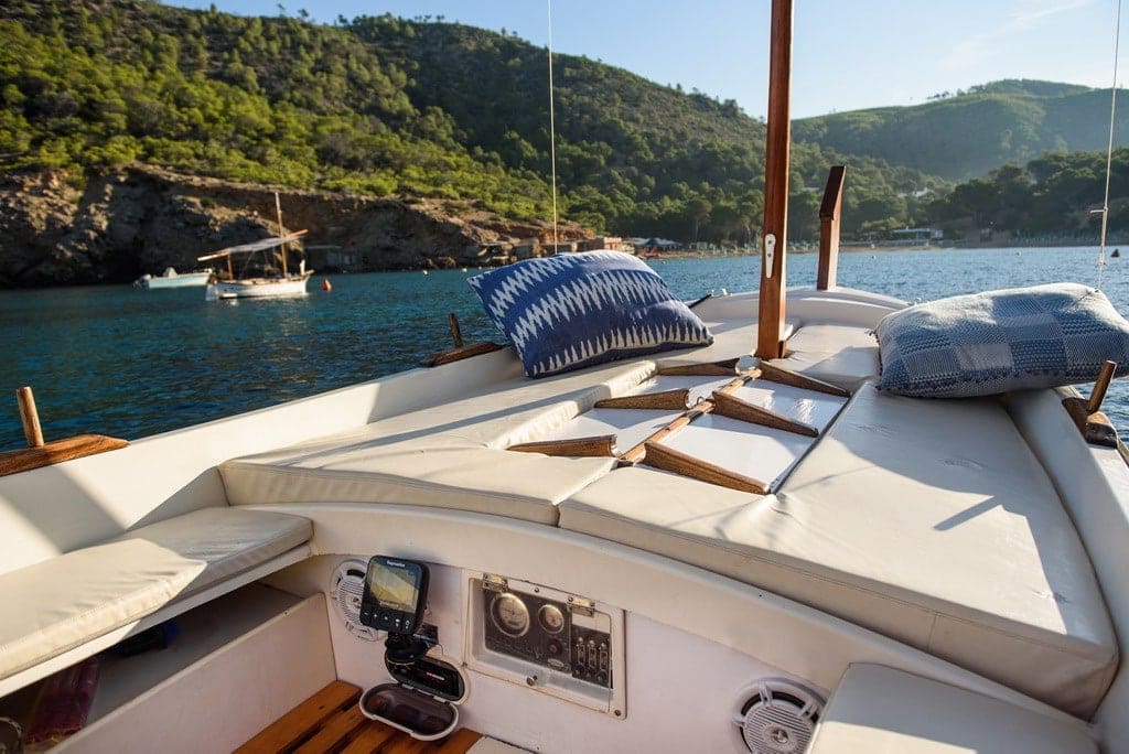 Rent a traditional boat in Ibiza